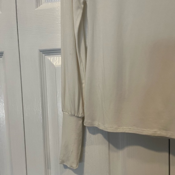 White Vintage Turtleneck Top - Picture 5 of 5